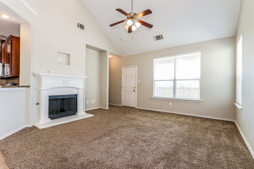 Building Photo - 5020 Cassidy Ln