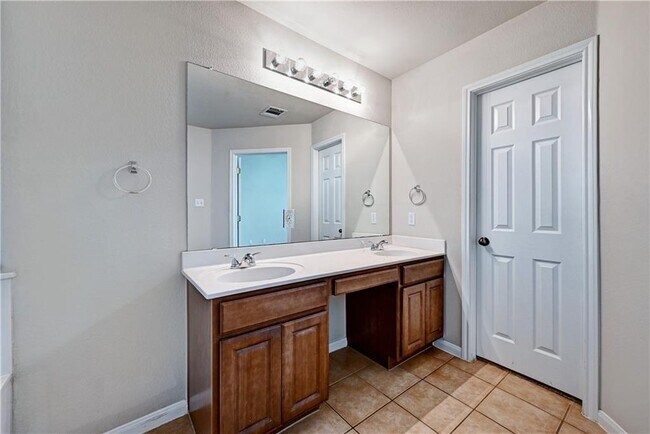 Building Photo - 4017 Bandice Ln