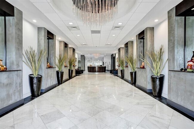 Building Photo - 3015 N Ocean Blvd