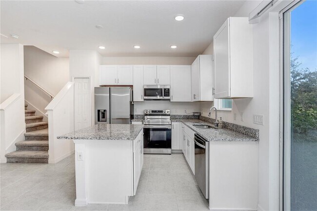 Building Photo - 34155 Cinder Wy