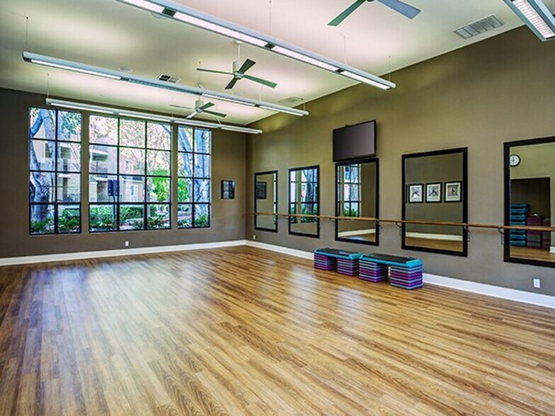 Building Photo - 590 Mill Creek Ln