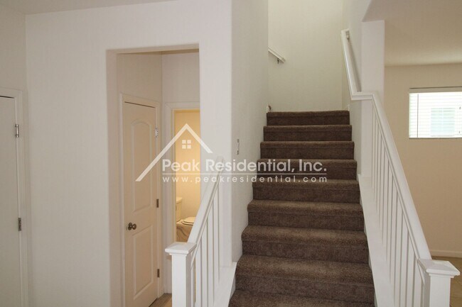 Building Photo - Very Nice 3bd/2.5ba North Natomas Home wit...