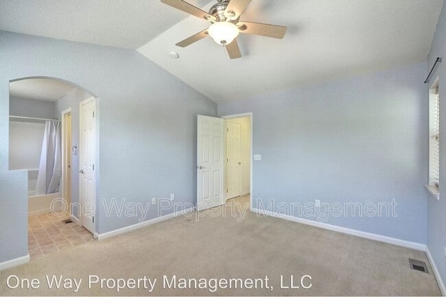 Building Photo - 1915 Halfmoon Cir