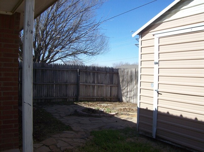 Building Photo - 401 Justice Ave