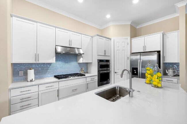 Building Photo - SALT WATER POOL AND SPA home in Greyhawk a...