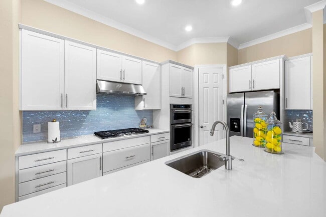 Building Photo - SALT WATER POOL AND SPA home in Greyhawk at the Everglades Golf and Country Club