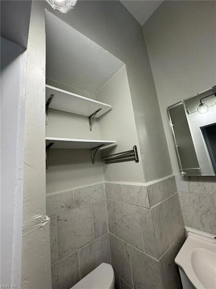 Building Photo - 416 Pembroke Ave