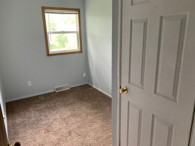 Building Photo - 2538 Indiana St SW