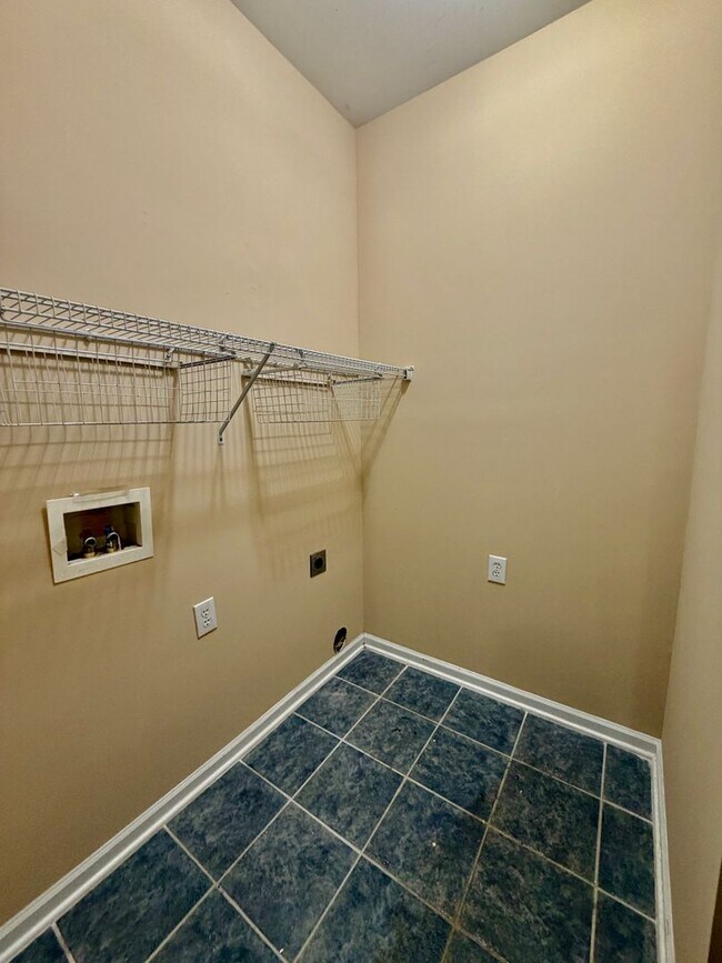 Building Photo - 27 Greenbrook Ct