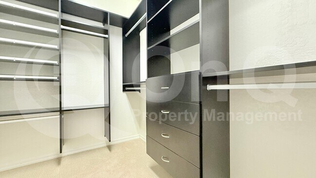 Building Photo - 3945 E Mesquite St