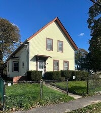 Building Photo - 19 Forest St