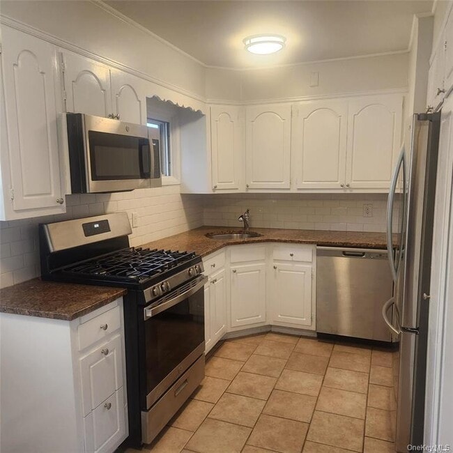 Building Photo - 30 Montgomery Ave