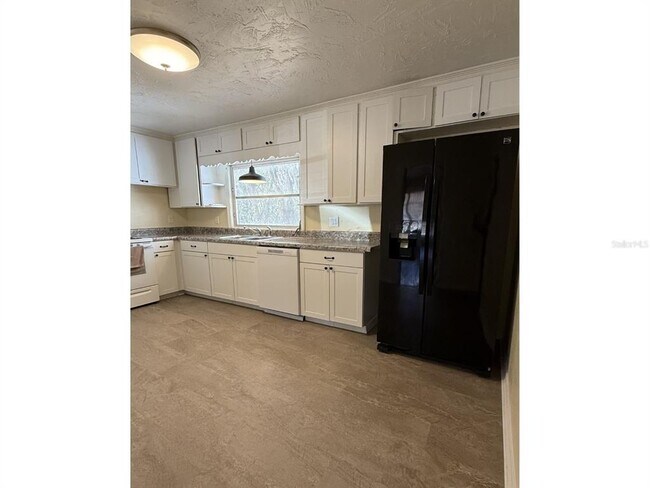 Building Photo - 13725 10th St