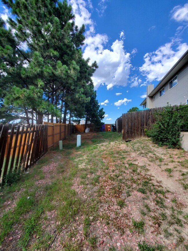 Building Photo - 5528 Fiesta Ln