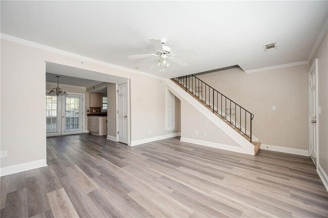 Building Photo - 31 Villa Ct SE