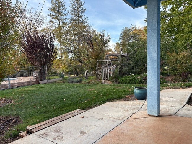 Building Photo - 5619 Cherry Ln