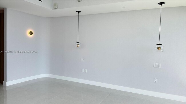 Building Photo - 15701 Collins Ave