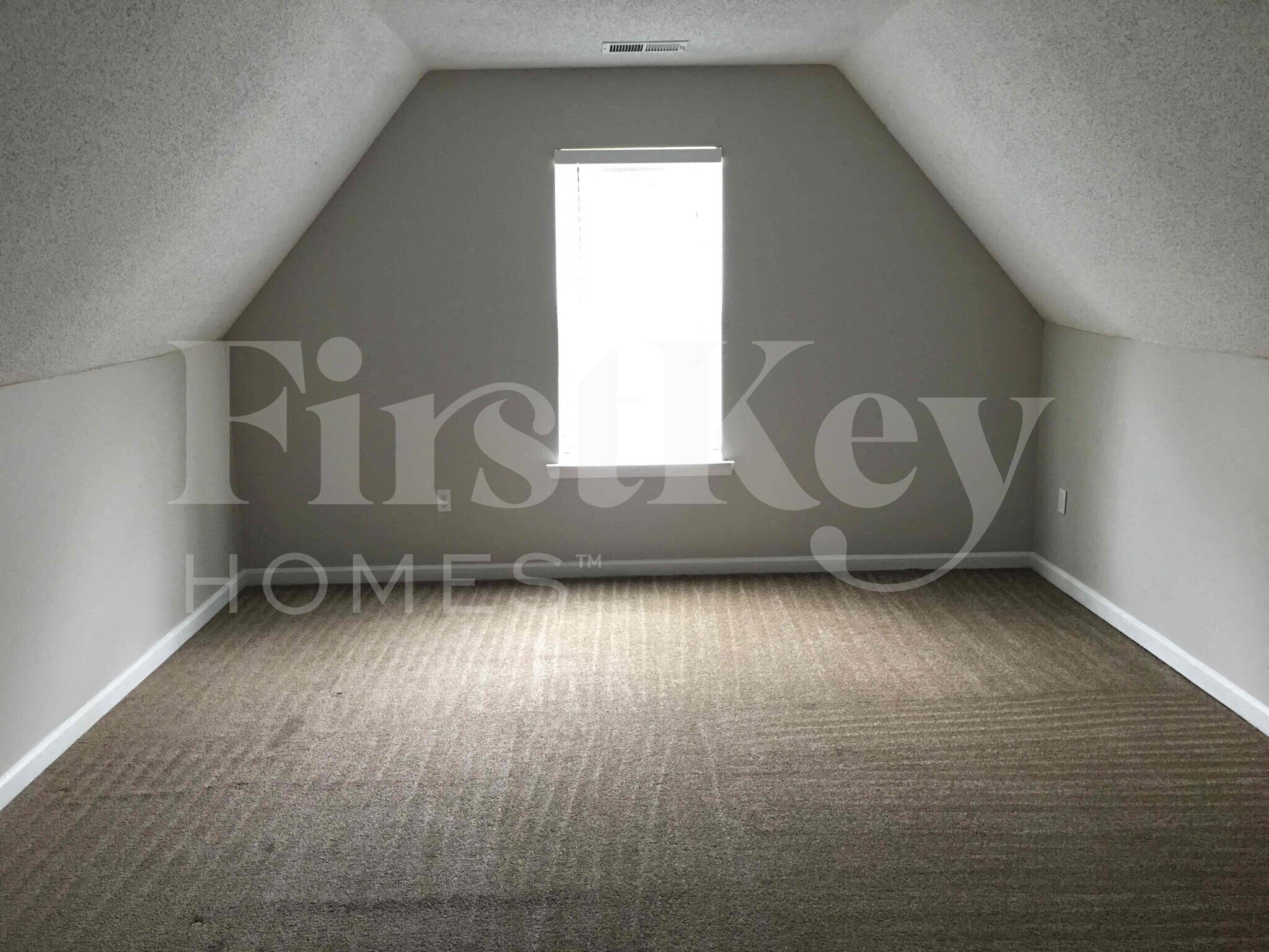 Building Photo - 7601 Broken Hickory Dr