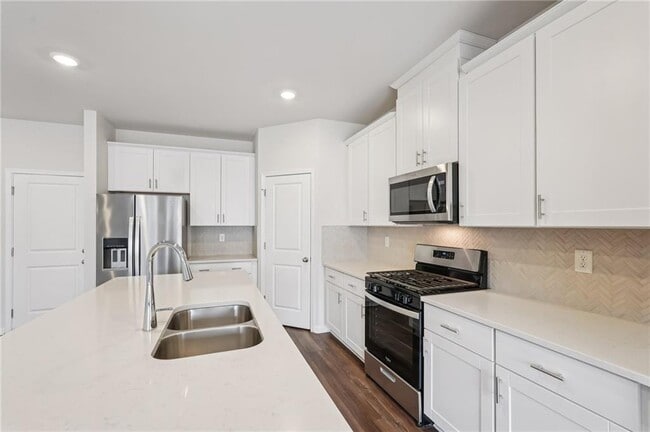 Building Photo - 234 Timberland Ave