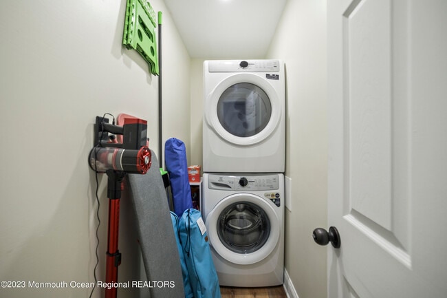 Building Photo - 110 11th Ave