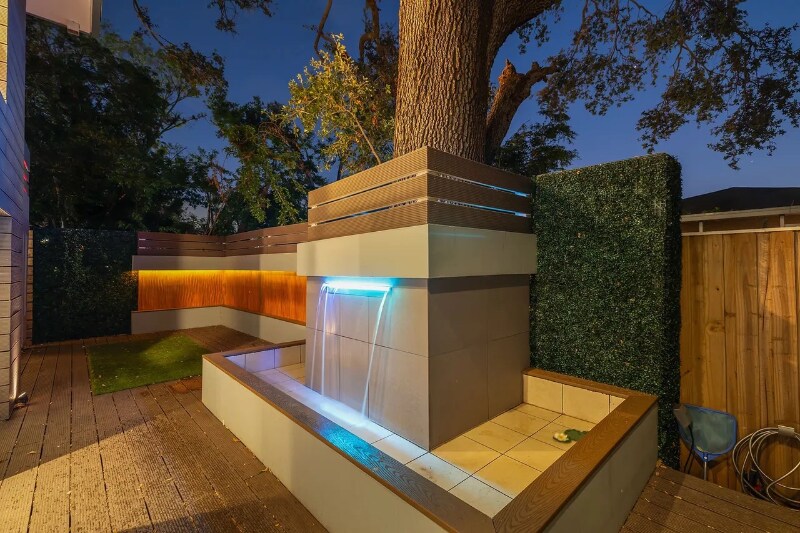 Building Photo - 603 38th St W