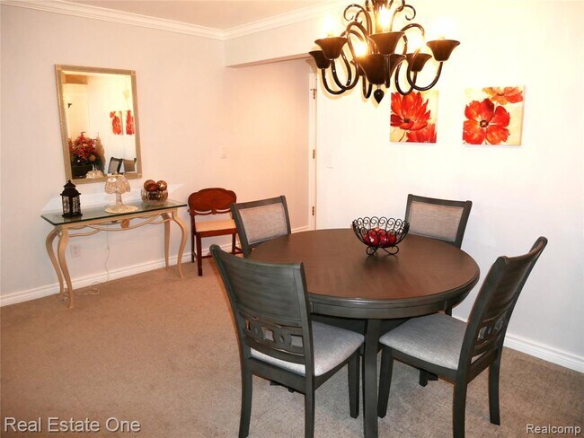 Building Photo - 444 Chester St