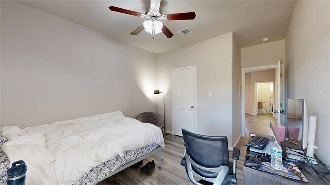 Building Photo - 2941 Papa Bear Dr