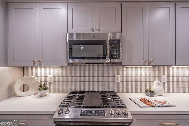 Building Photo - 605 Blake Ave SE