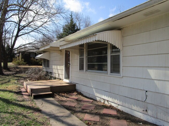 Building Photo - House on Browning.