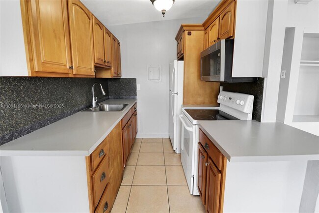 Building Photo - 272 NW 30th Terrace