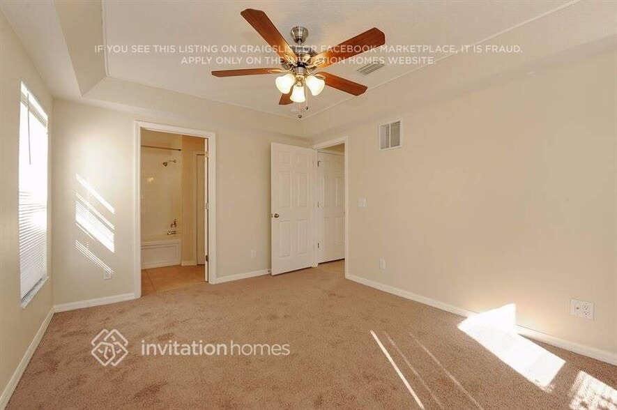 Building Photo - 10710 Lakeside Vista Dr