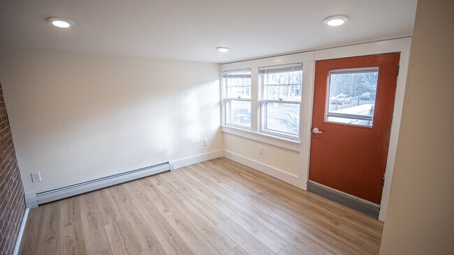 Building Photo - 28 S Williams St