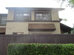 Building Photo - 1760 Bayberry Dr