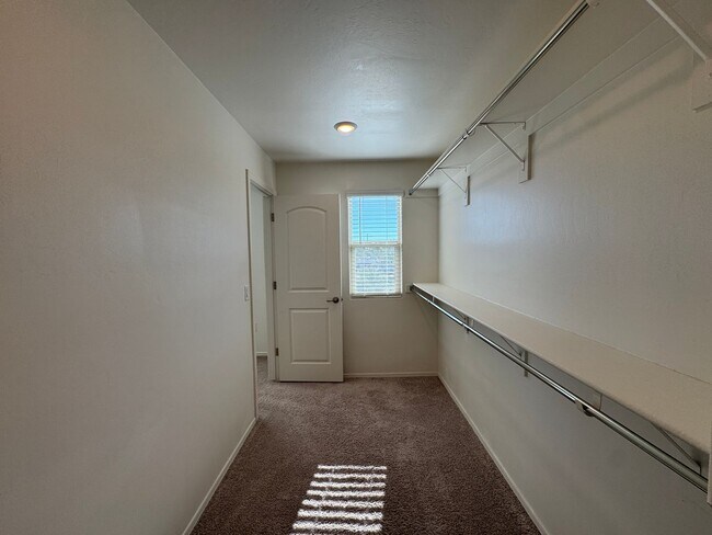 Building Photo - Welcome to this stunning 3Bdm, 2.5Ba, This two-story gem boasts a spacious layout! Must See!