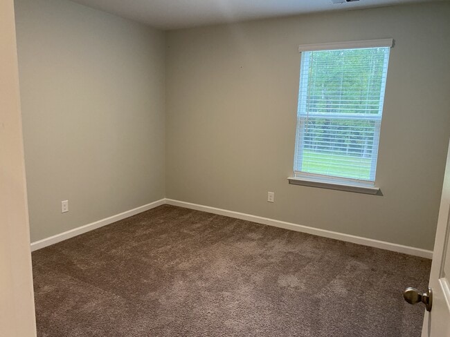 Building Photo - 423 High Ridge Ct