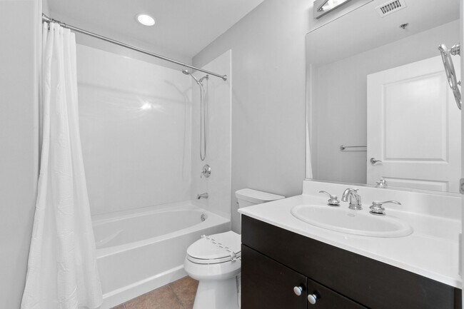 Building Photo - 3 Bedroom Highrise Condo at ONE Las Vegas!