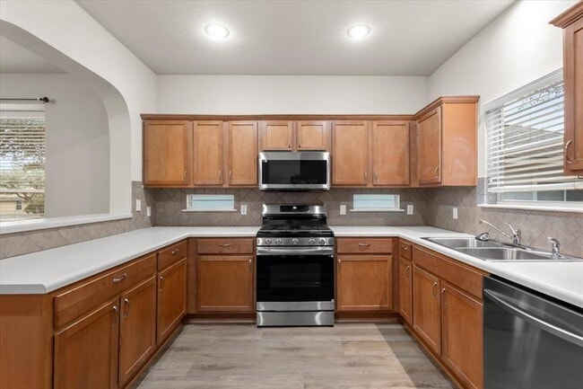 Building Photo - 410 Bandstand Ln