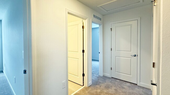 Building Photo - 5103 BRIDGEHAVEN Rd