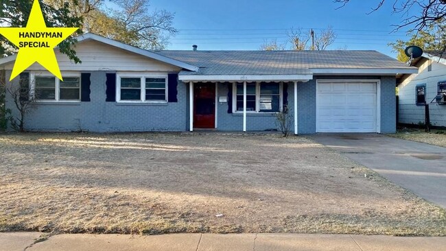 Building Photo - Handyman Special $0 First Month's Rent / “You fix, you SAVE BIG!!” Contact Mayshell for details: ...