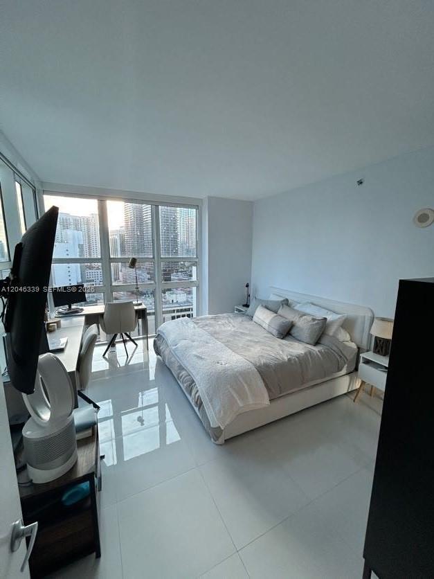 Building Photo - 951 Brickell Ave