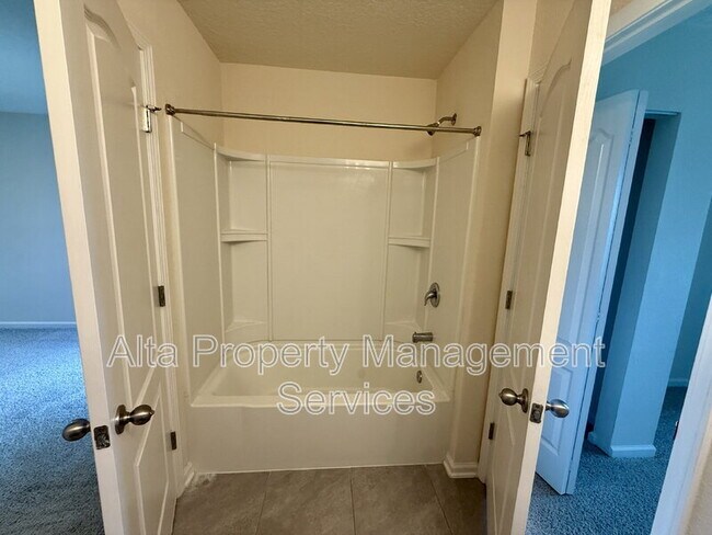 Building Photo - 7765 Legacy Trl