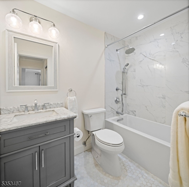 Building Photo - 207 Shearwater Ct W