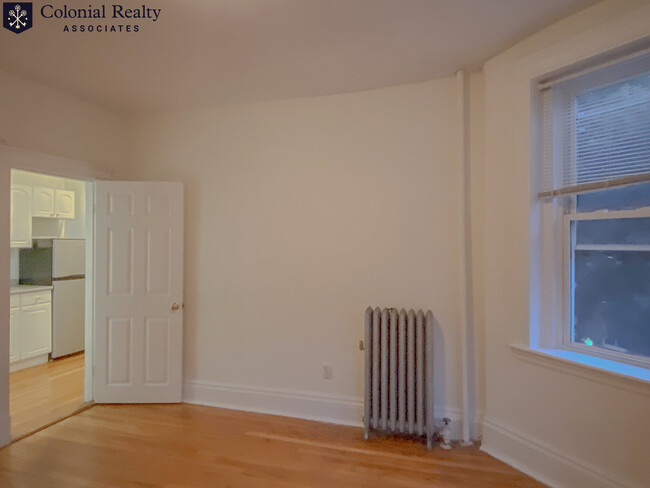 Building Photo - 6 Camelot Ct
