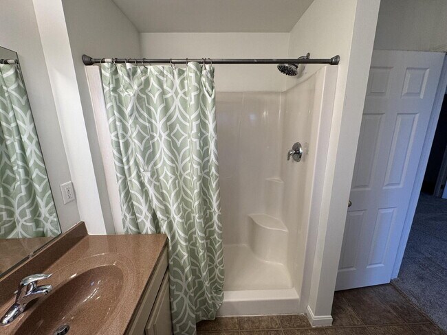 Building Photo - 112 Hawk Ct