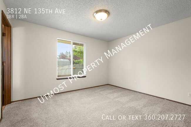 Building Photo - 3812 NE 135th Ave