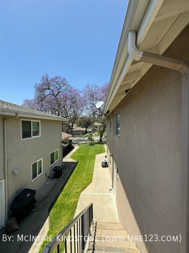 Building Photo - CALL FOR MOVE-IN SPECIALS! Spacious 2BD/1B...