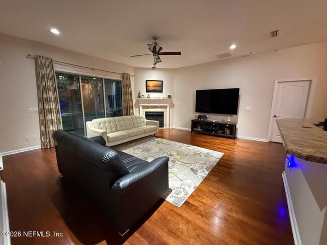 Building Photo - 2123 Thorn Hollow Ct