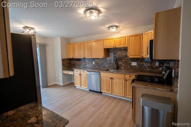 Building Photo - 23869 McCort Dr