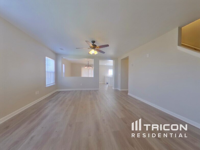 Building Photo - 379 Charter Oak Ct