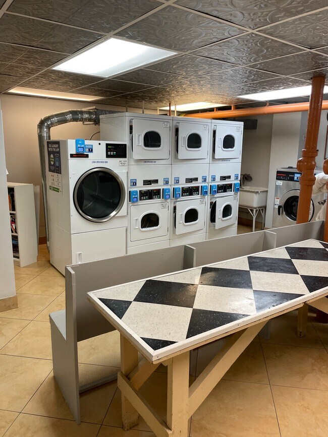 Building Photo - 2141 I St NW